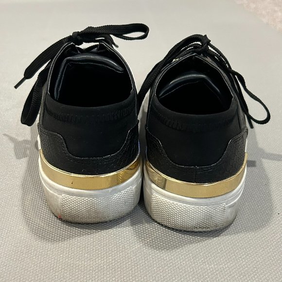 Steve Madden Faux Leather Laced Sneakers | Size 7 - Picture 5 of 7